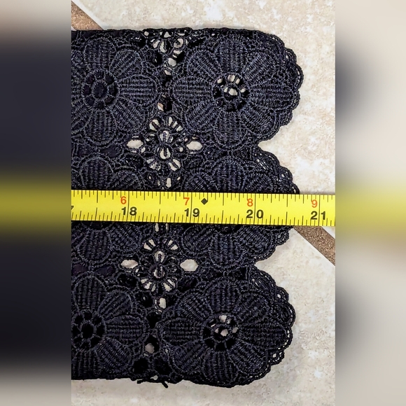 Talbot's Size Medium Black Detailed Lace Crew Neck - Picture 5 of 8